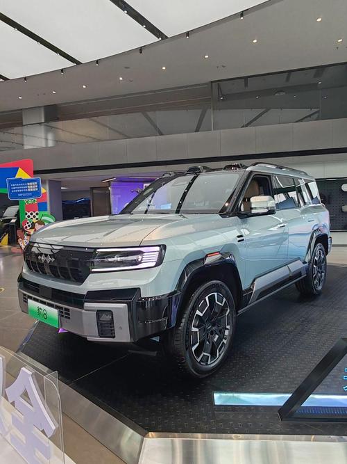 重庆246比亚迪方程豹硬派越野的爆款，英菲尼迪35周年与你共成长